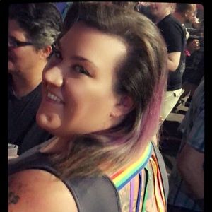 Meet your Posher, Elizabeth